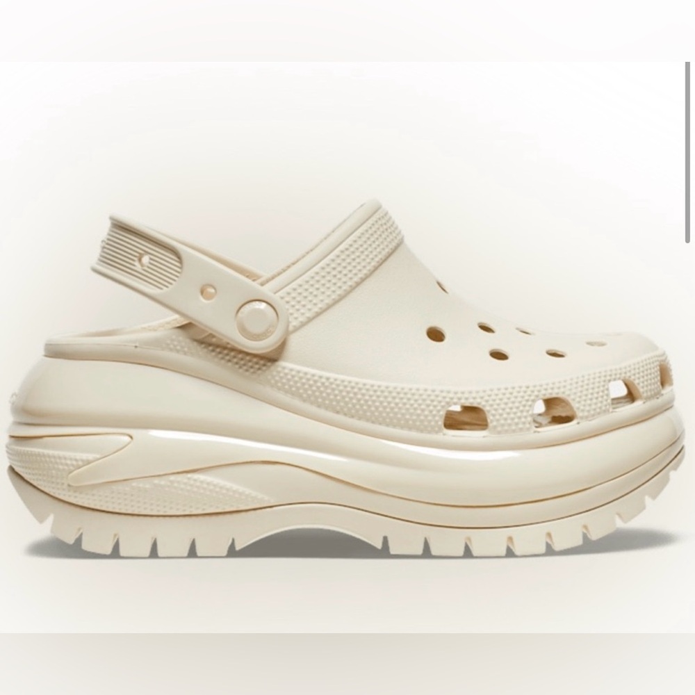 Women’s Mega Crush Platform Crocs (Beige)